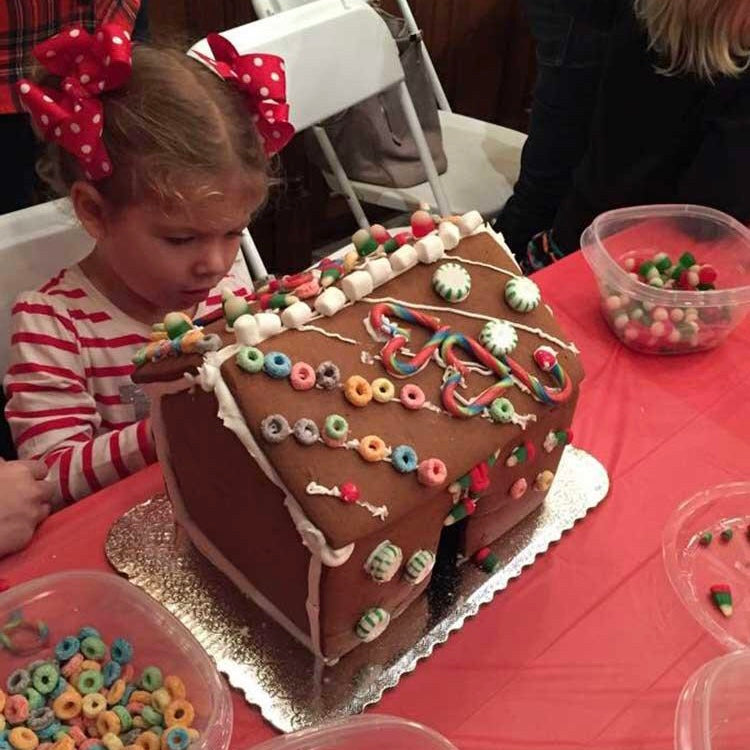 Gingerbread House Decorating Class