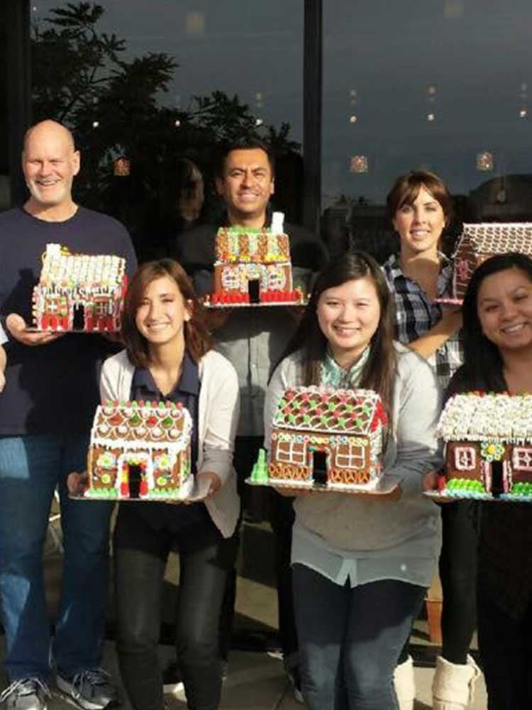 Gingerbread House Decorating Class