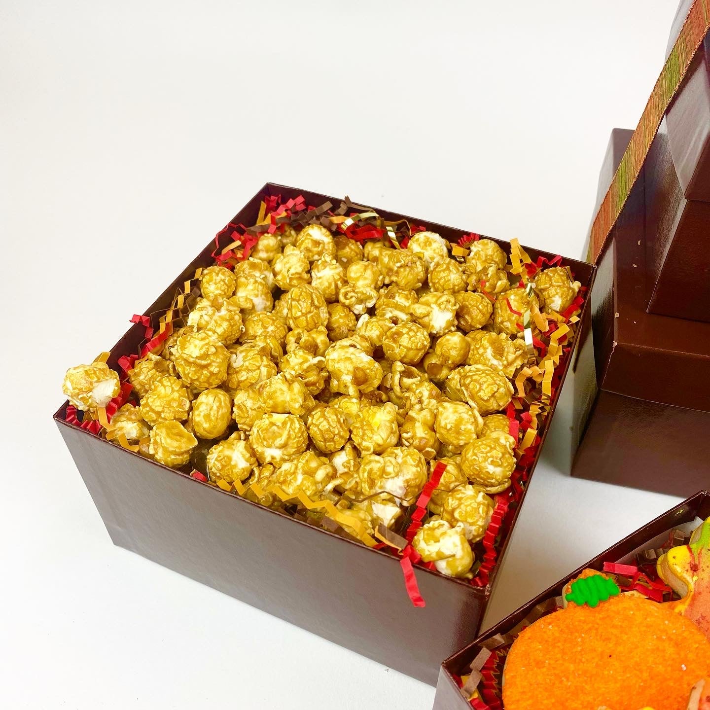 box with caramel 