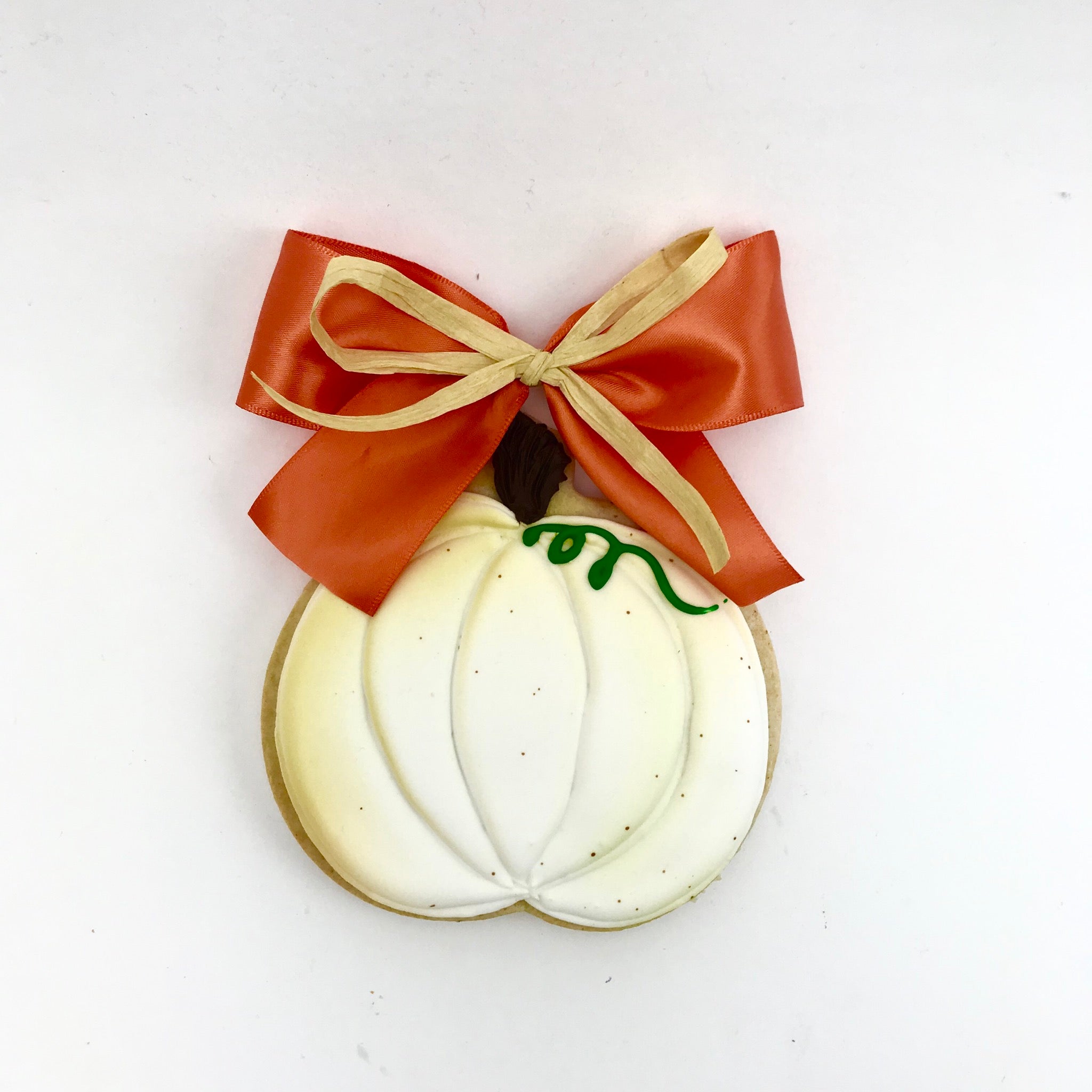 White Pumpkin Sugar Cookie, 4” with ribbons