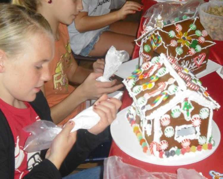 Gingerbread House Decorating Class