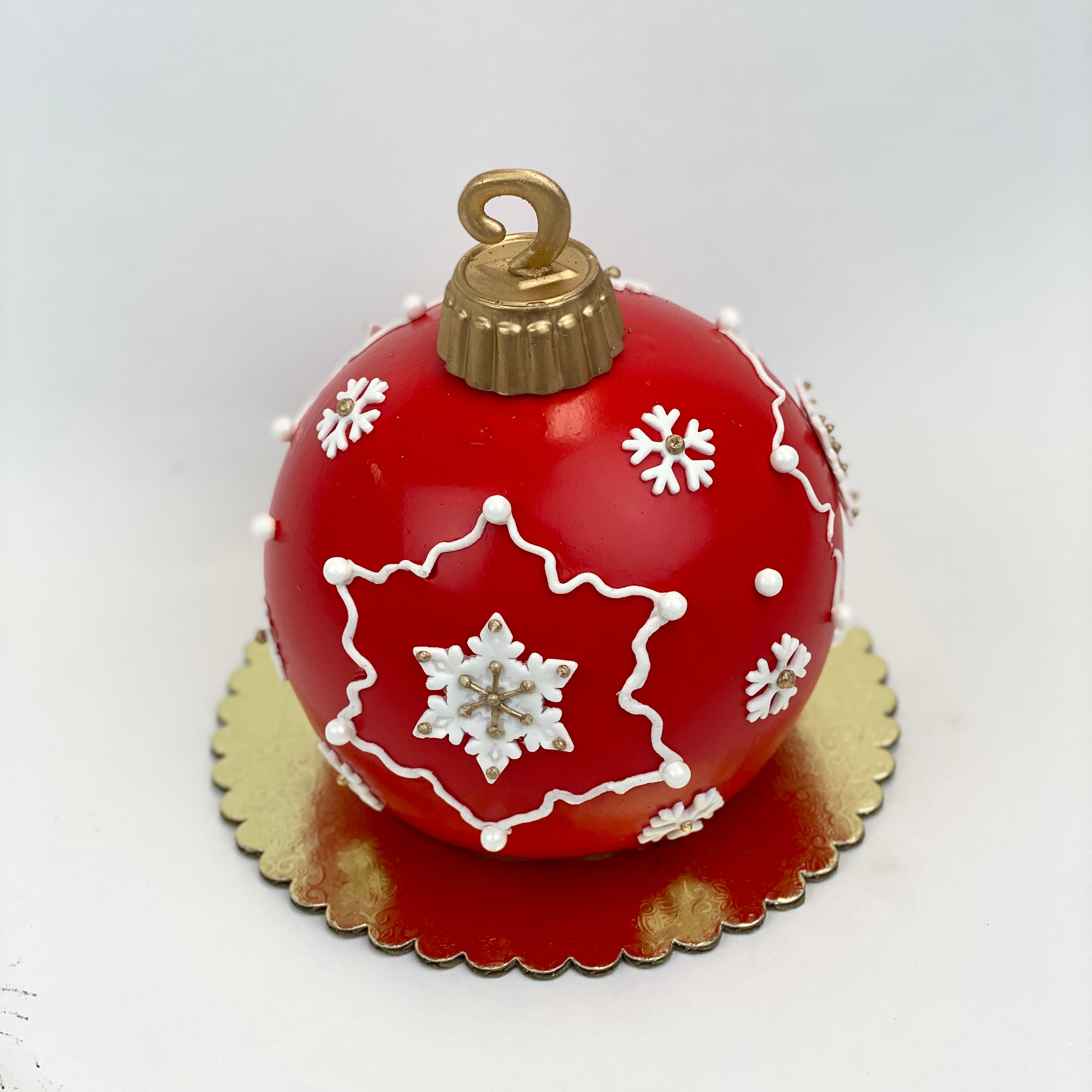 Red Christmas Ornament Cake