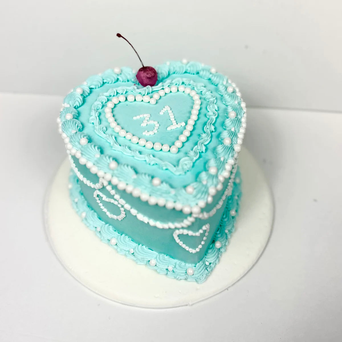 Mini heart cakes pops valentines desserts - Merriment Design